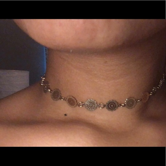 gold necklace - Picture 3 of 4